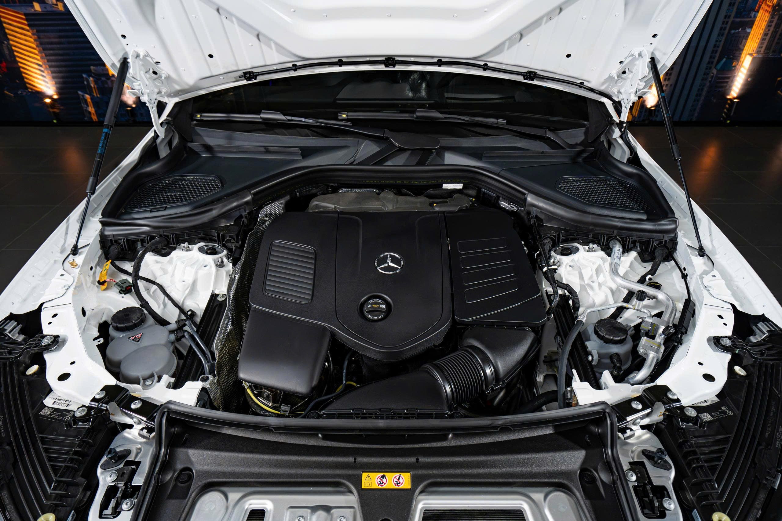 GLC350e 4MATIC - 10